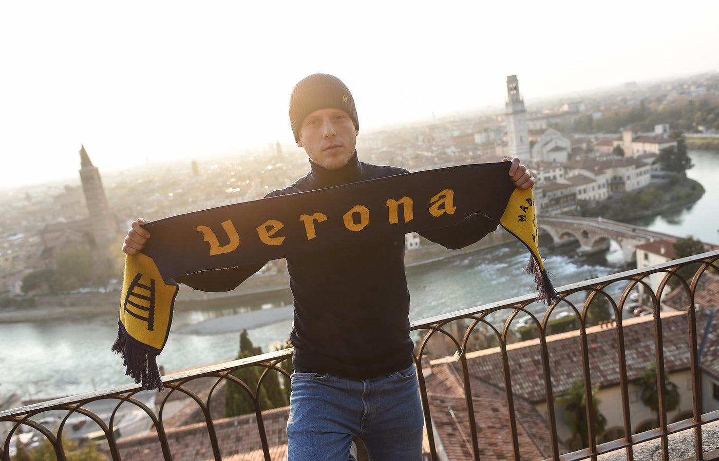 sciarpe made of Verona, ultras hellas verona curva sud e veronesi tuti mati