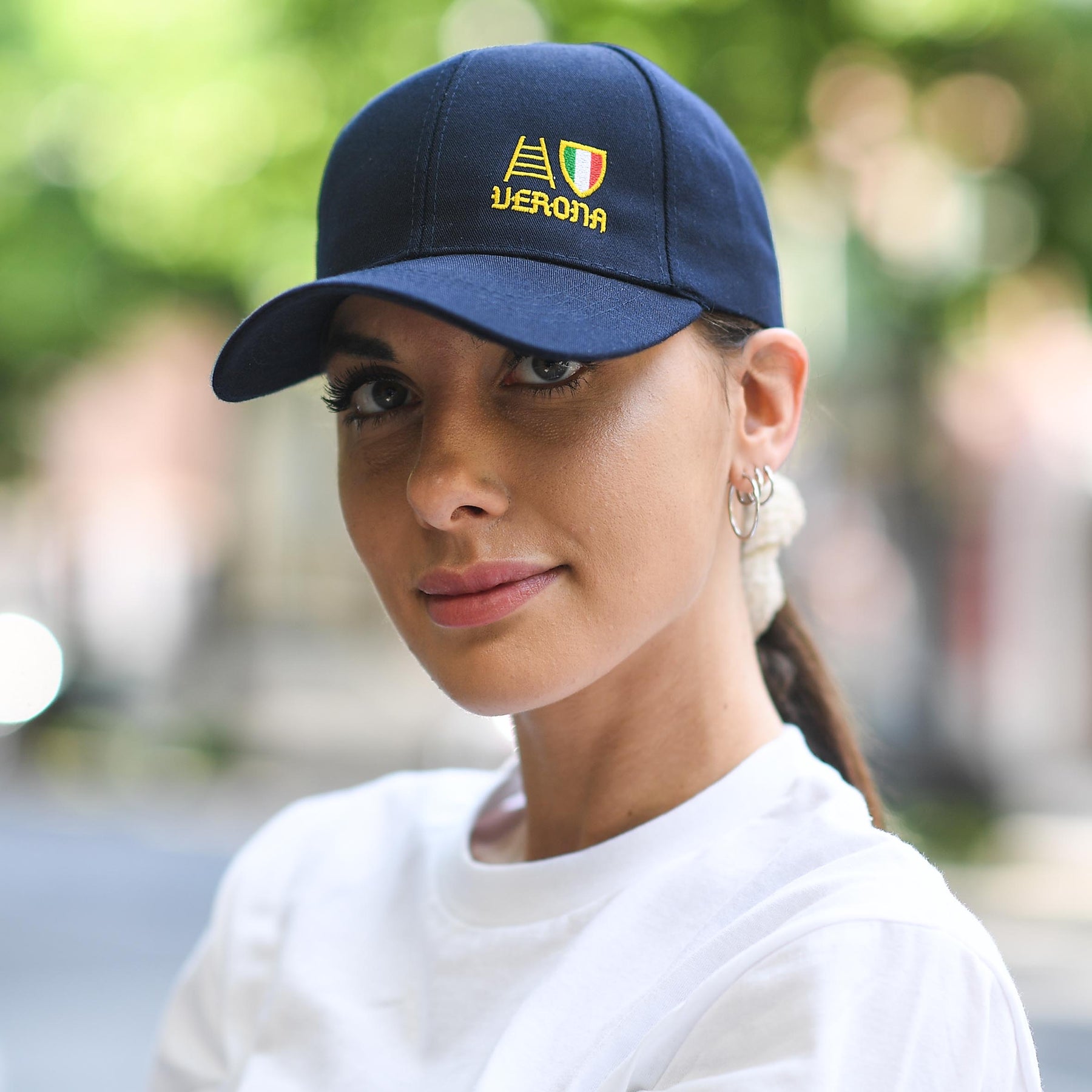 Cappello Invernale Ufficiale Hellas Verona - Berretto In Acrilico Con Stemma Ricamato, Blu Scuro - Foto 7